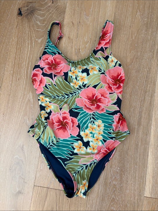 Hurley Other - Hurley Women’s one piece swimsuit